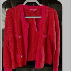 Beautiful red and pink cardigan just in time for the day of love. ❤️ 🫶